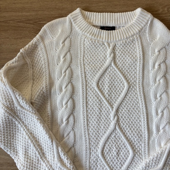Quince 100% Organic Cotton Cropped Cable Knit Crew Sweater Small White - Picture 3 of 4